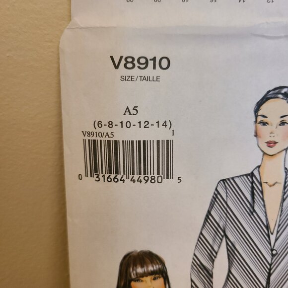 Three Vintage Vogue Patterns - Picture 8 of 10